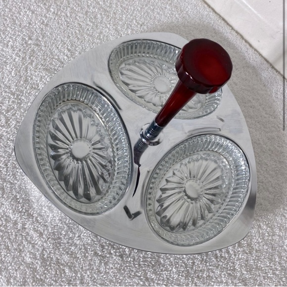 Vintage Glo Hill Gourmates Chrome Serving Tray W Bakelite Handle & Glass Dishes - Picture 2 of 15